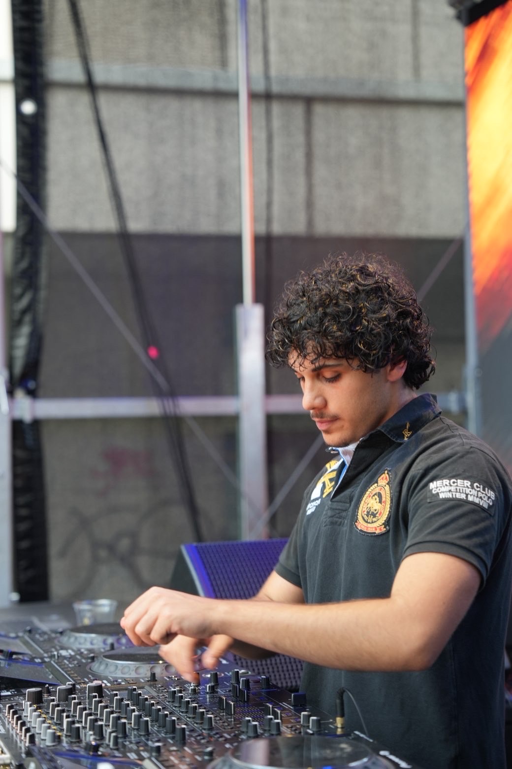 EsKey am DJ-Pult